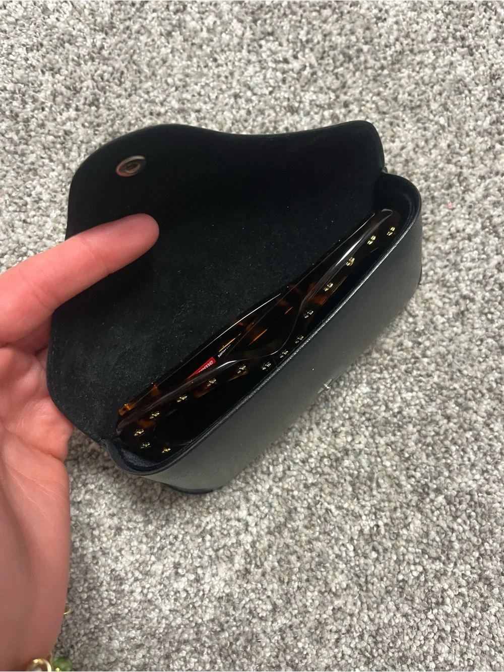 Supreme 100% authentic